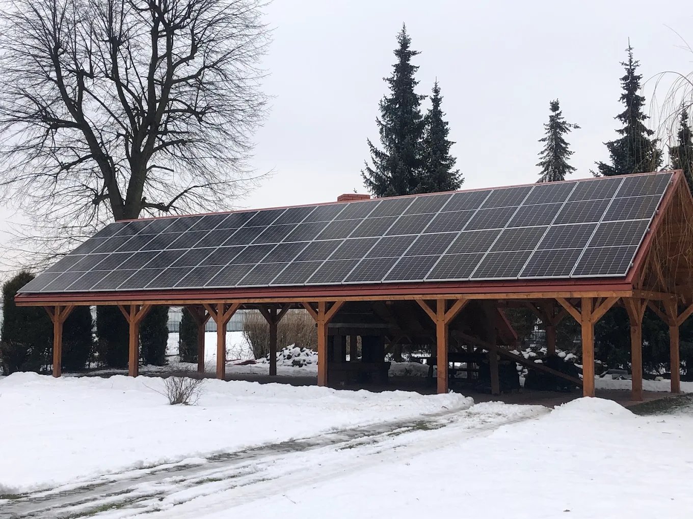 Instalacja fotowoltaiczna na wiacie